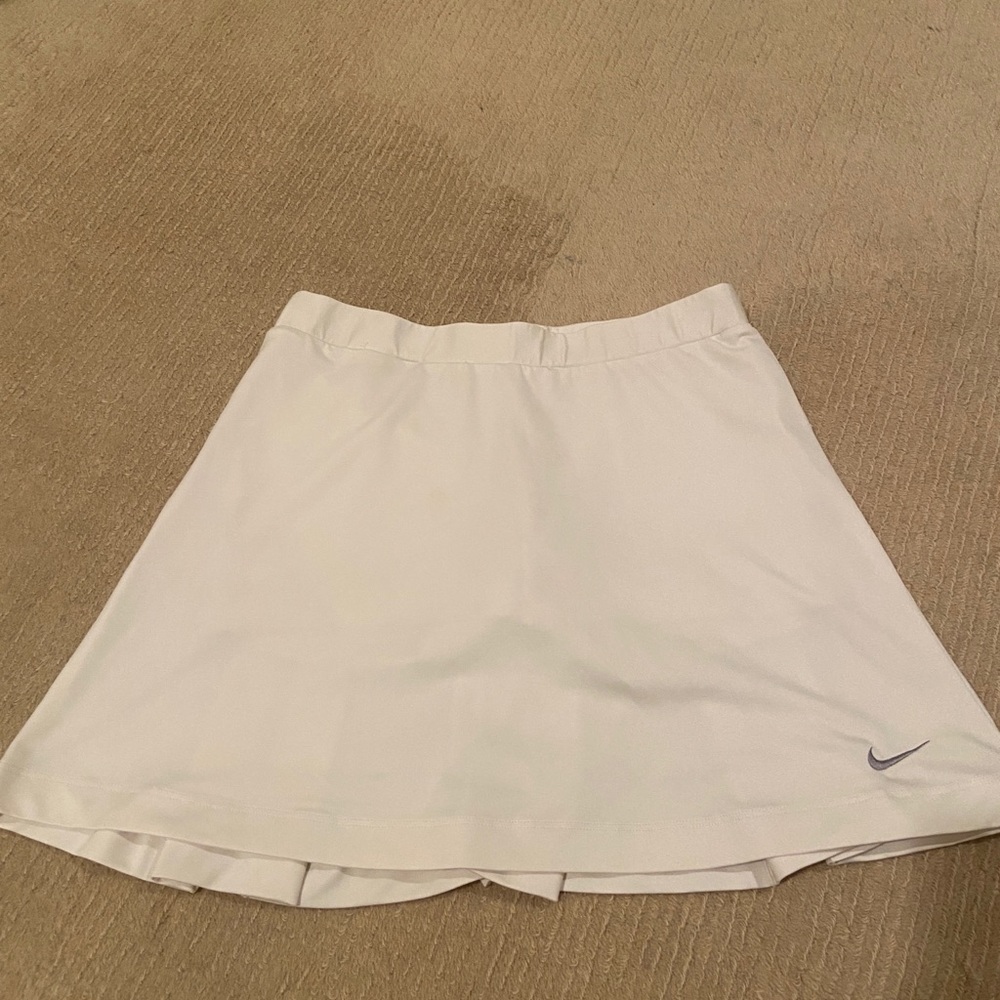 Nike white Dri-Fit golf/tennis skirt